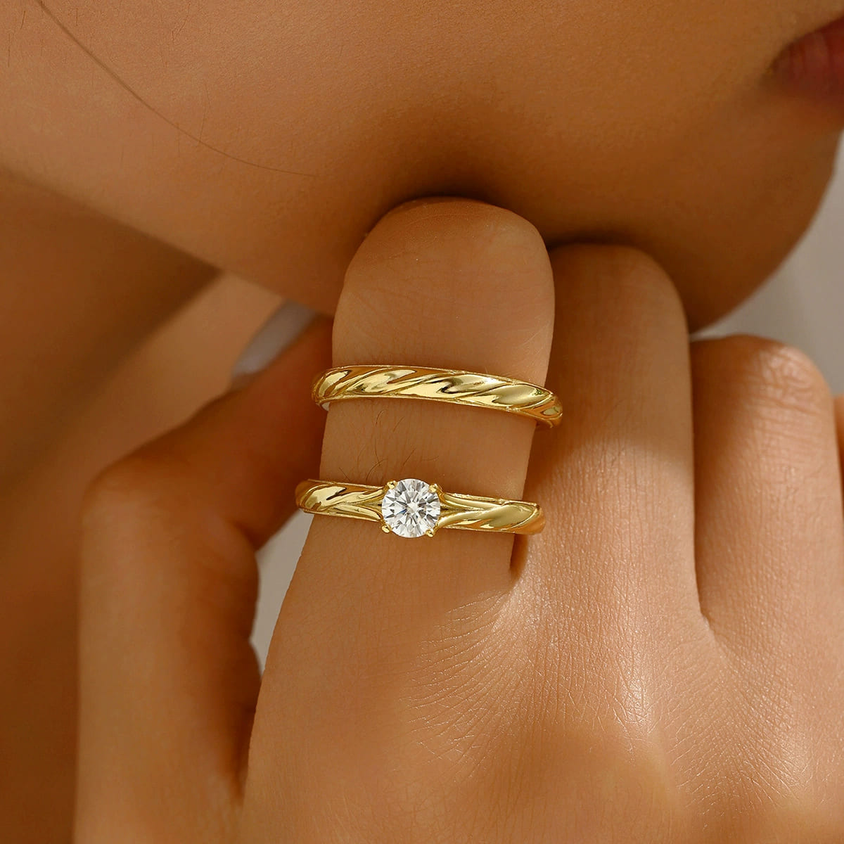 Antique Round Cut 1.0ct Solitaire Moissanite Ring Sets