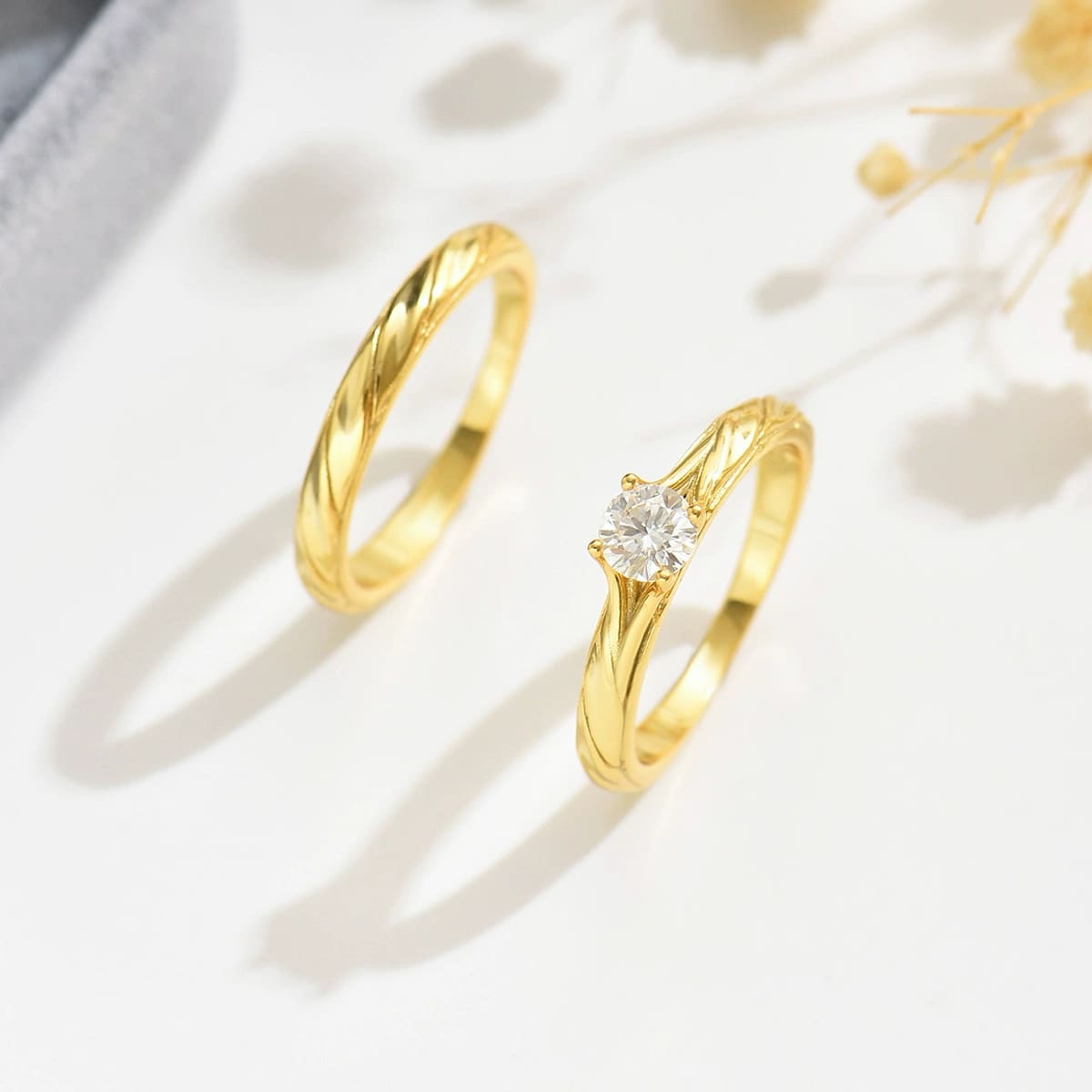 Antique Round Cut 1.0ct Solitaire Moissanite Ring Sets