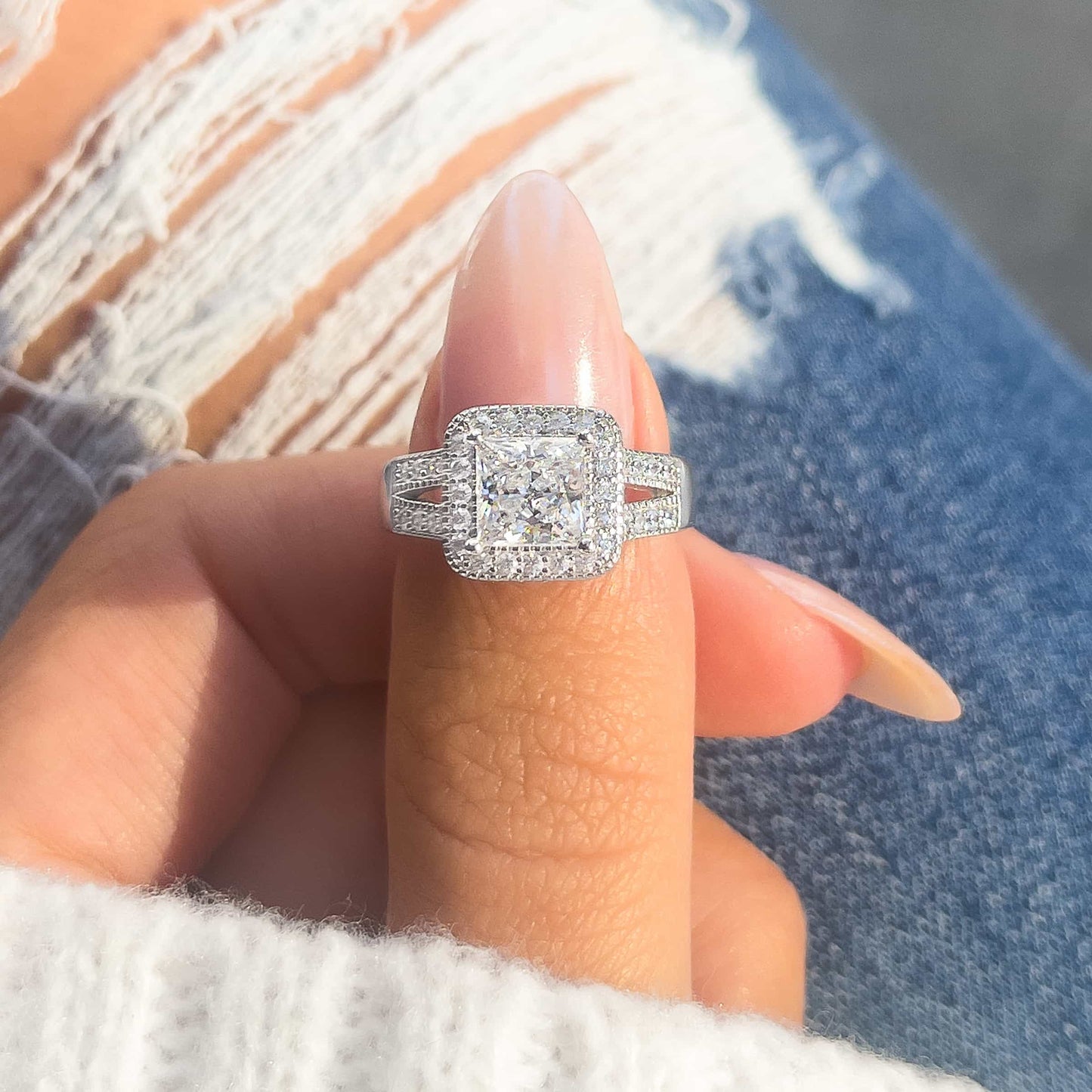 Glistening Princess Cut 1.2ct Halo Design Engagement Ring In Sterling Silver