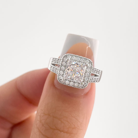 Glistening Princess Cut 1.2ct Halo Design Engagement Ring In Sterling Silver